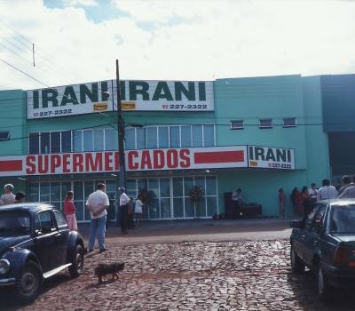 Fachada do mercado Iranido Floresta, que teve sua primeira reforma em 1998